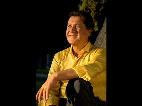 Ahmet Özhan-Kırk Yıllık Dost Gibiyiz İkimiz