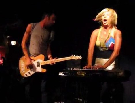 Handsome Furs- I'm confused live