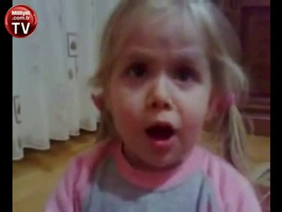 Bana popo diyo kızın dayısının gülüşüne dikkat