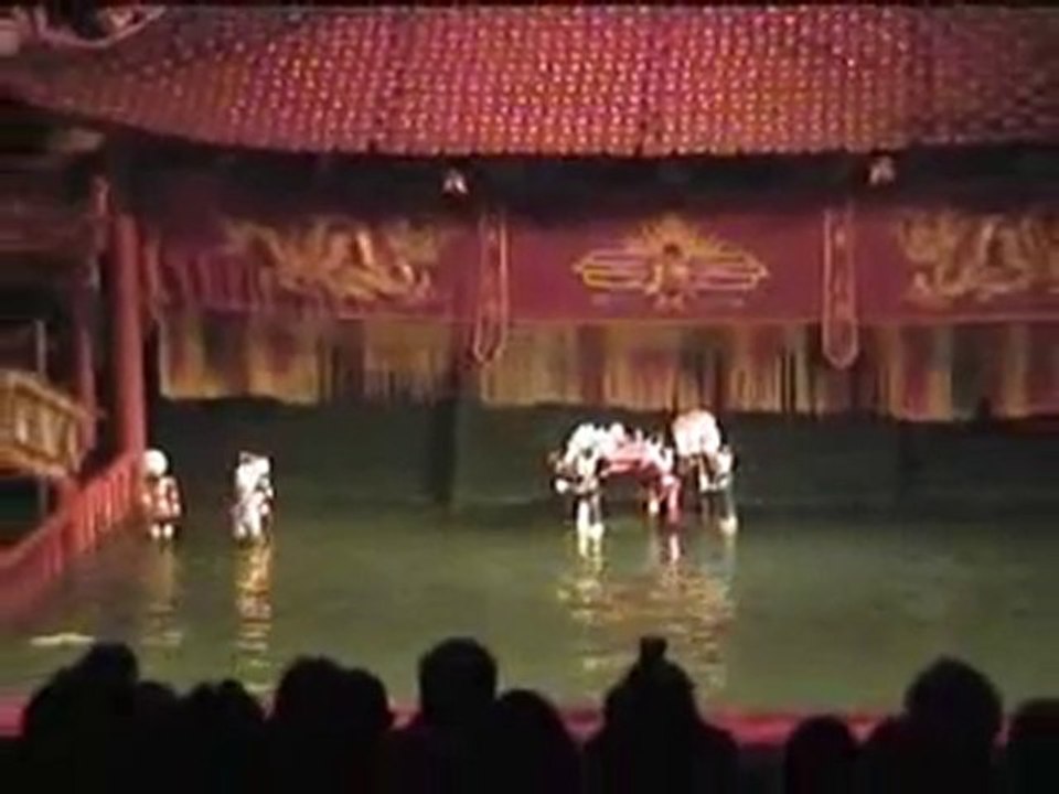 VIETNAM HANOI ( theatre sur l'eau)