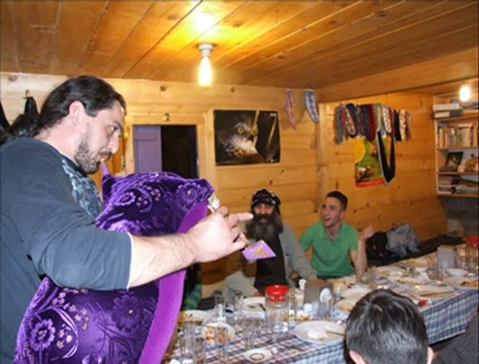 Behçet gülas-KURİ ODUN TEZ YANAR♫ www.kavrun.tr.gg