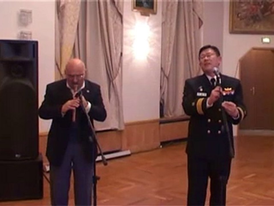 Korean captain sings armenian song "Ov sirun-sirun"
