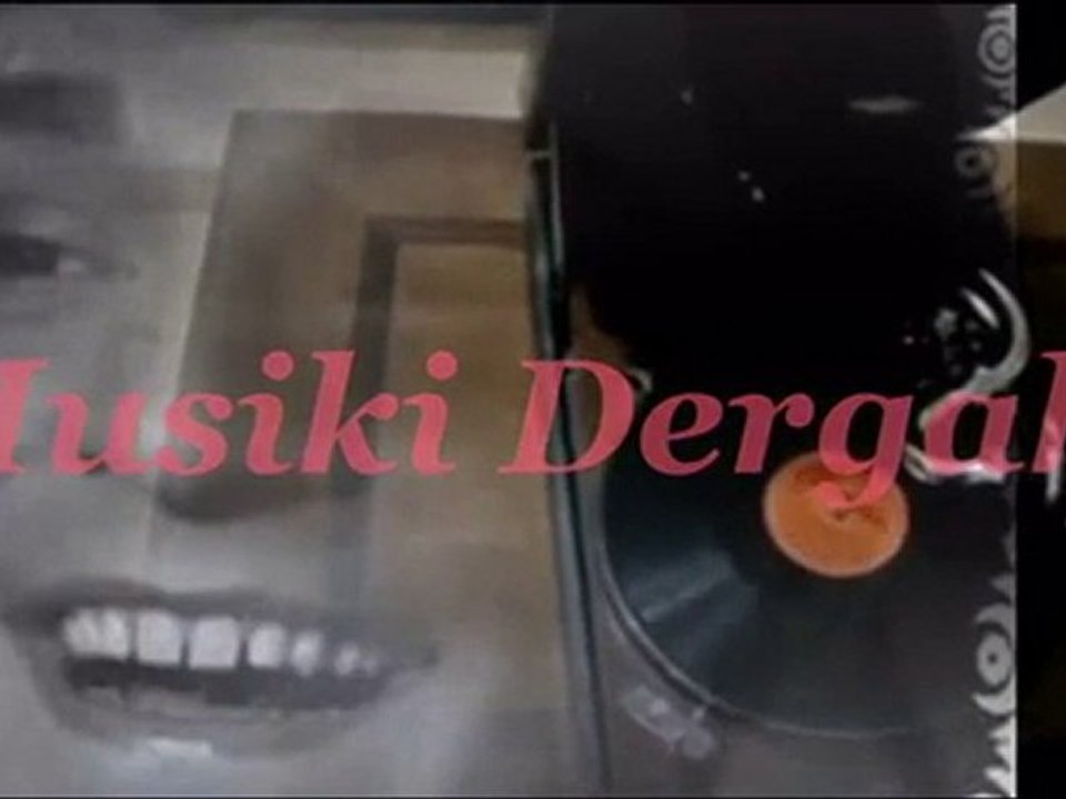 Zeki Müren-Hançeri aşkınla ey yar gönlüm üzre vurma hiç-1