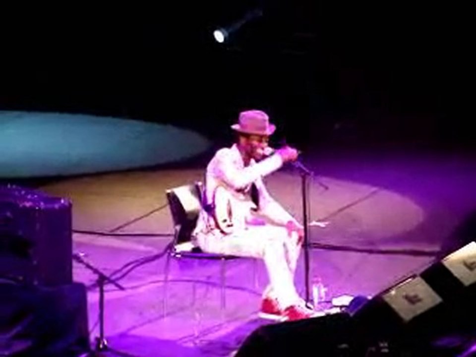 KEZIAH JONES - Rythm is love - Live in Paris