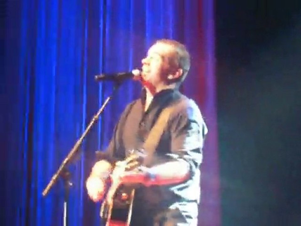 Garou A Lille 23 Novembre 2010 [ Elvis Presley ]