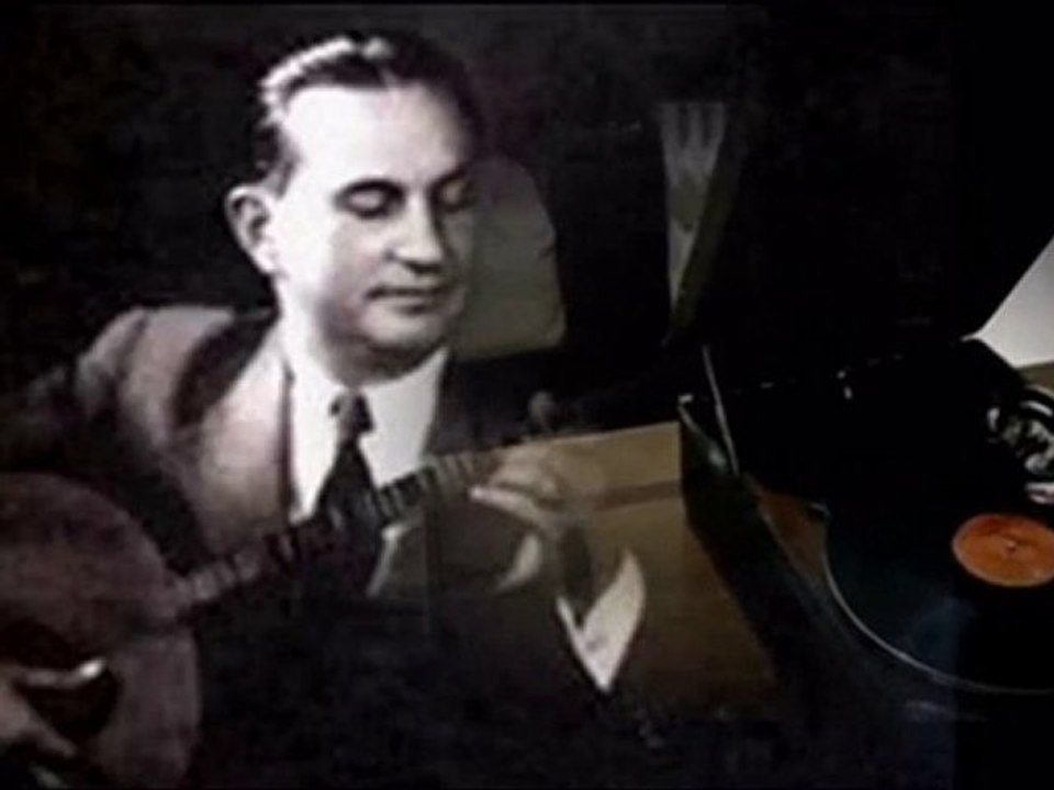 Münir Nurettin Selçuk - Biraz Kül Biraz Duman o benim işteHD