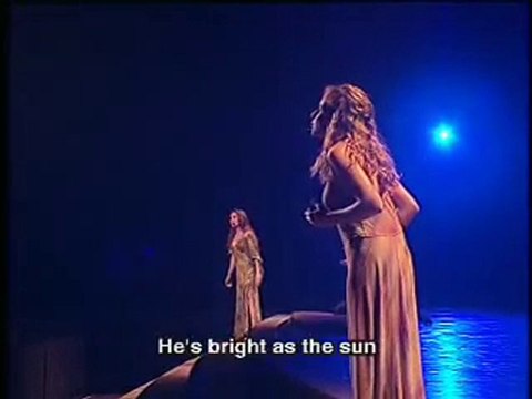 Julie Zenatti et Hélène Segara - Beau Comme Le Soleil