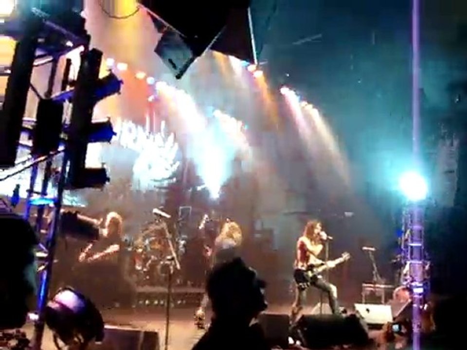 Airbourne - Stand up for Rock N' Roll , Laiterie 26-11-2010