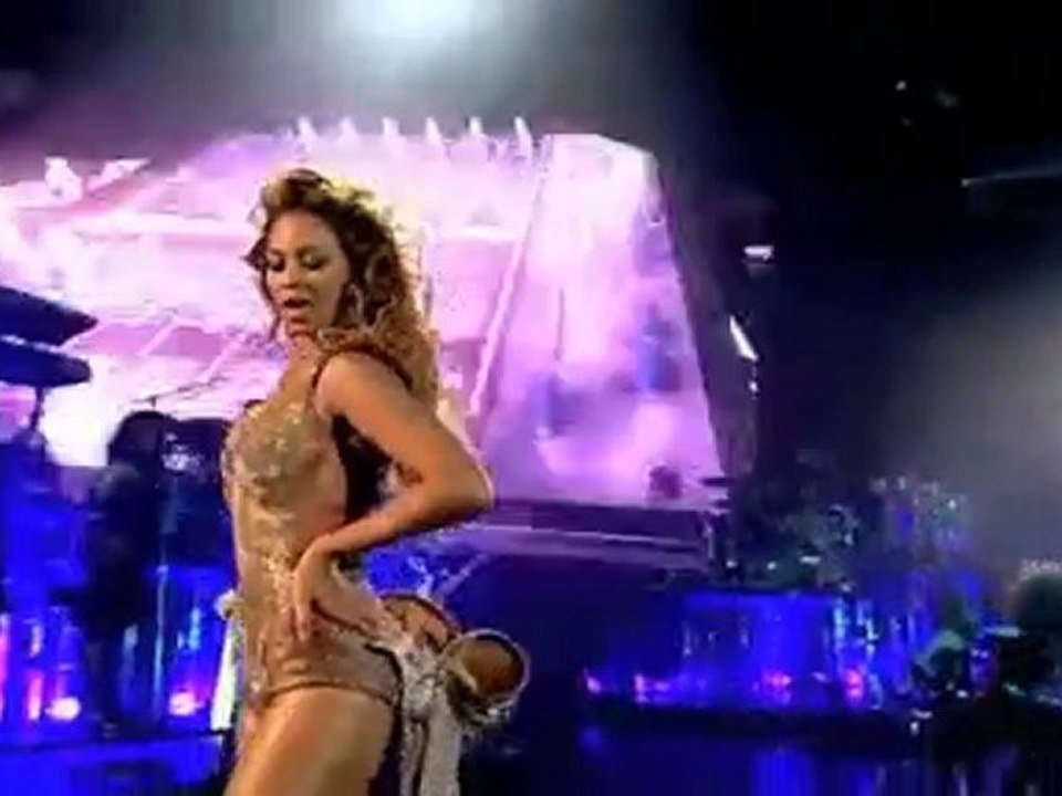 Beyonce - Freakum Dress - Live