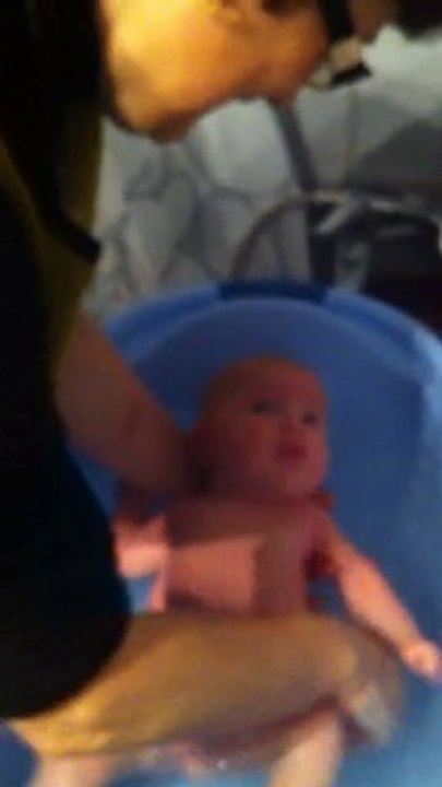 Dans le bain avec Madou
