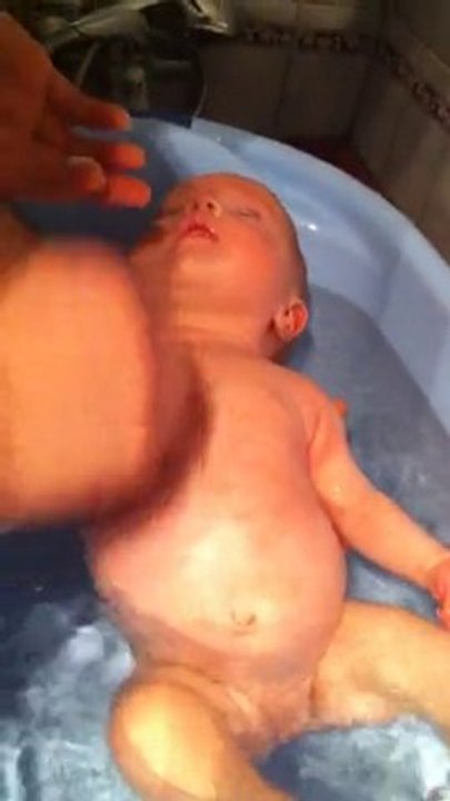 Dans le bain avec Papou