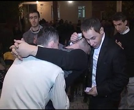 Ayşe ve Bahrinin Düğünü, Yapıştır Damat