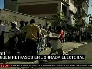 Continúan los retrasos en la jornada electoral de Haití