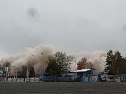 Ralenti tours Gauguin Limoges destruction explosion