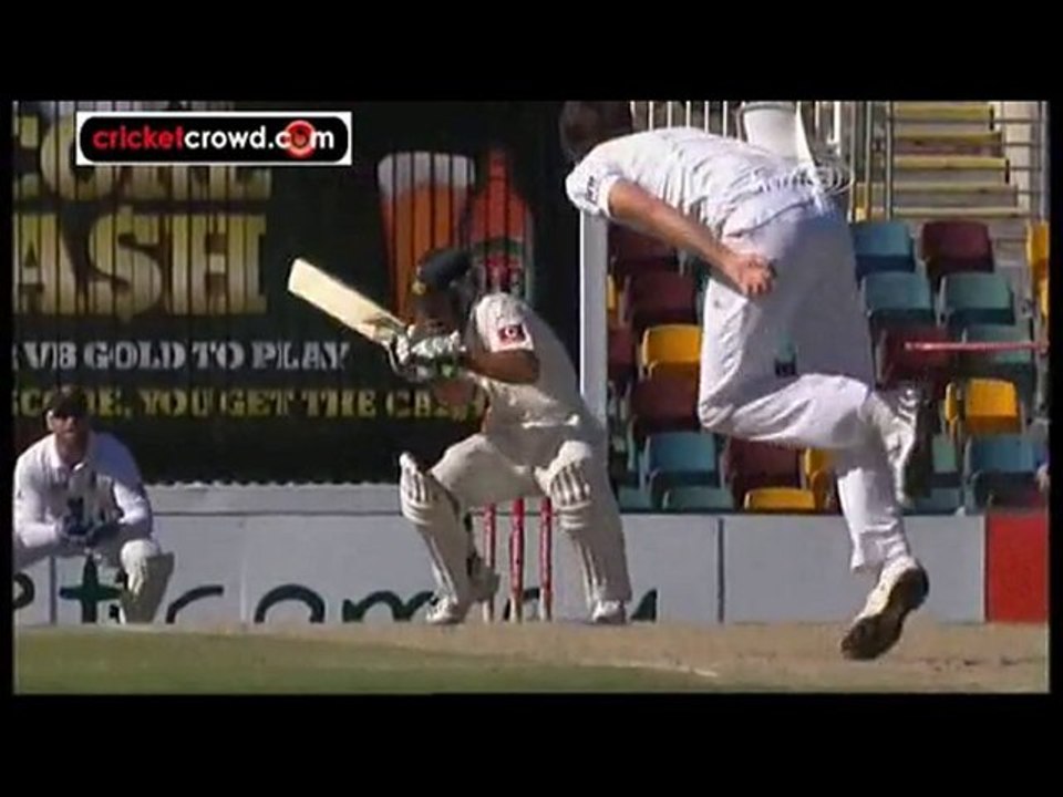 ponting hit_1_to_DivX_clip0
