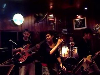 KISS ME- PUB RIVERSIDE CHIANG MAI- NOV 2010