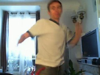 Wiwi kameloualise "rock to the beat"