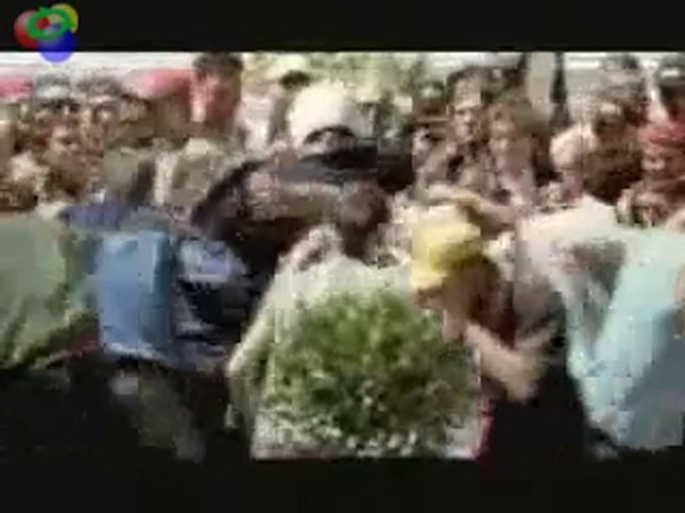 Le Super Flic Nain - Pub assurance drole