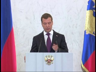 Medvedev met en garde contre une course aux armements