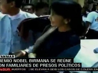 Premio Nobel birmana se reúne con familiares de presos políticos