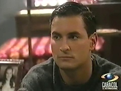 Fabis le dice a Edwin q va a buscar trabajo