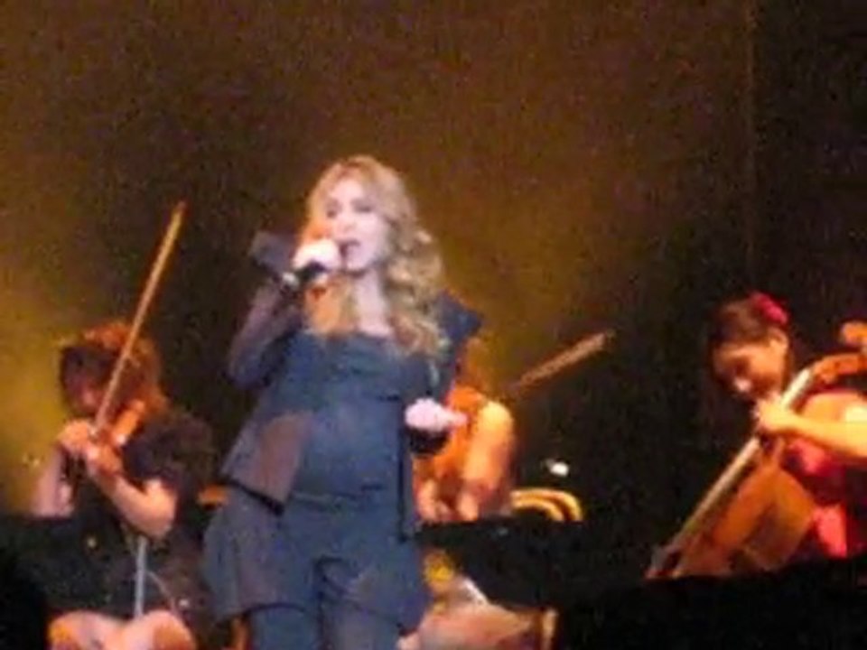 Julie Zenatti au Déjazet