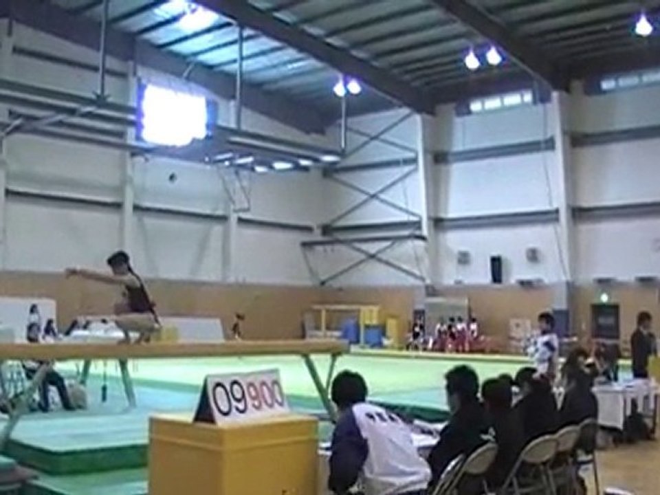 ２０１０霜月杯　佐藤佳奈　平均台