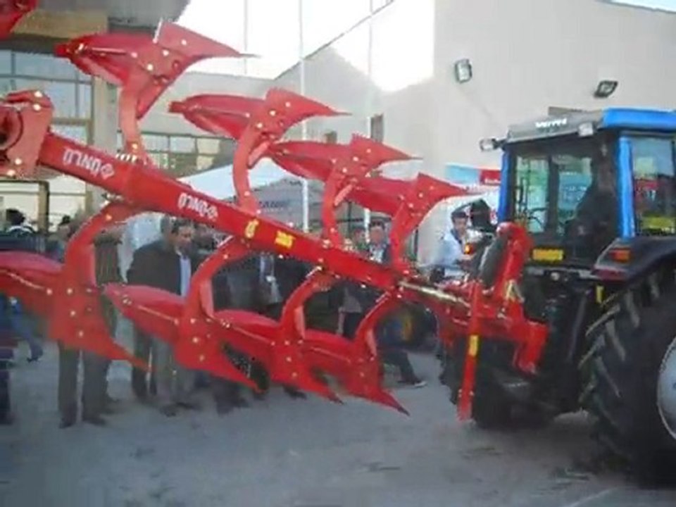 VALTRA  A75