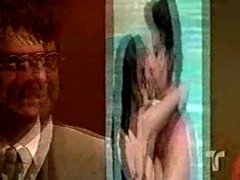 Fabis limpia la oficina de Dani p1