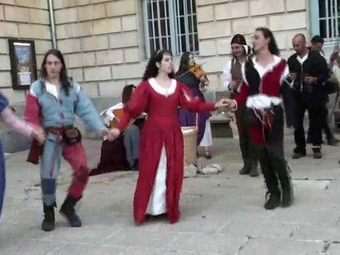 Bransle Lorraine/Bourrée d'Avignon - La Carité de Guingamor