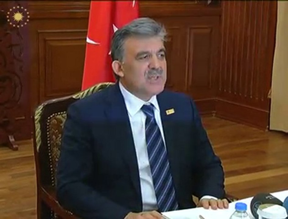 Cumhurbaşkanı Gül, Kazakistan'da Gazetecilerle Sohbet Etti