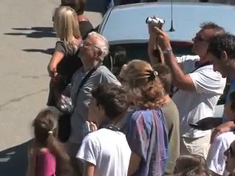 La Patrouille de France rend Hommage à Arlette Gruss