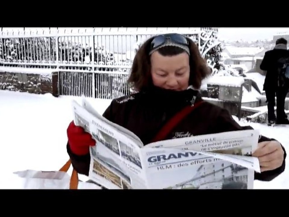 Les Granvillais affrontent la neige avec...humour