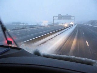 Dans une saleuse, sur le réseau autoroutier sarthois