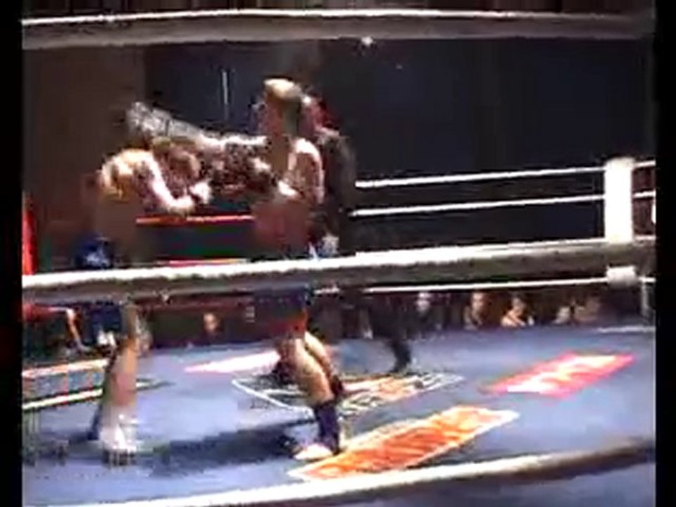 Simon Ostrowski (sieger durch Voll K.O) vs. Fedor Salmanti