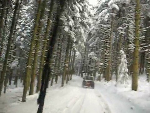 Rando 4x4 Suzuki Vévé42 Féérie de la neige en Forêt 27112010 MVI_0101