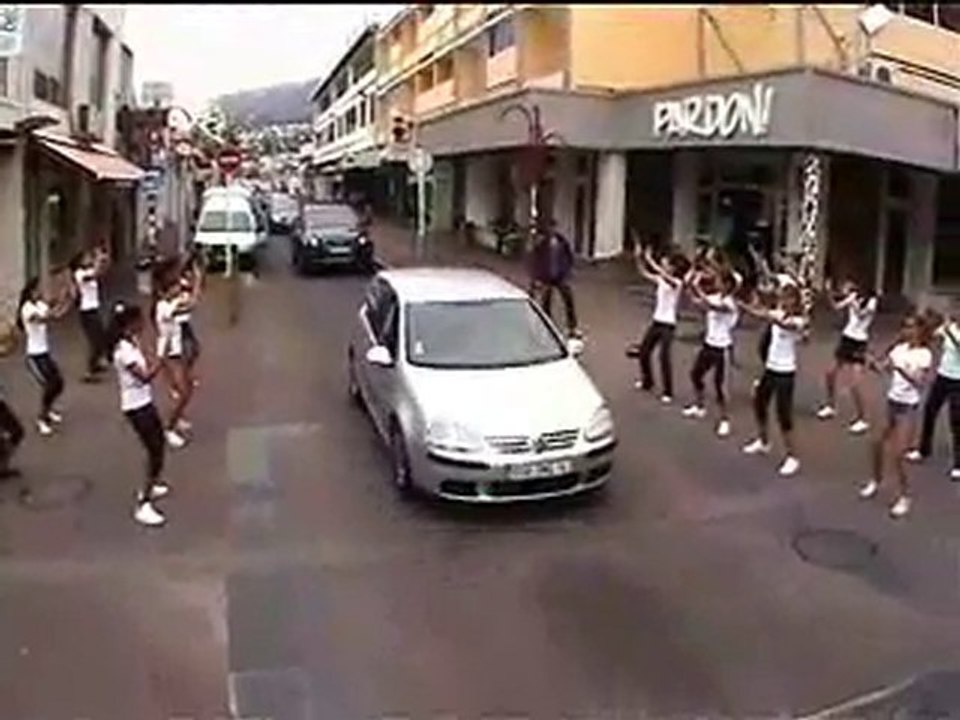 Opération de Street Marketing pour "Moving" et "Peugeot"