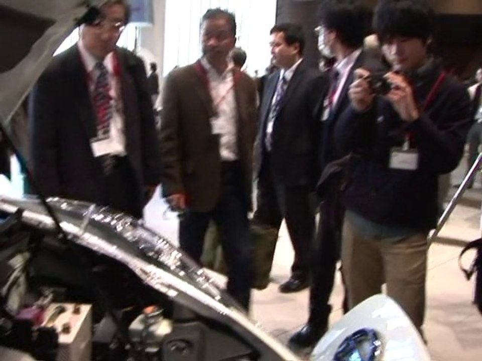 La Leaf, voiture électrique de Nissan en avant-première au Japon