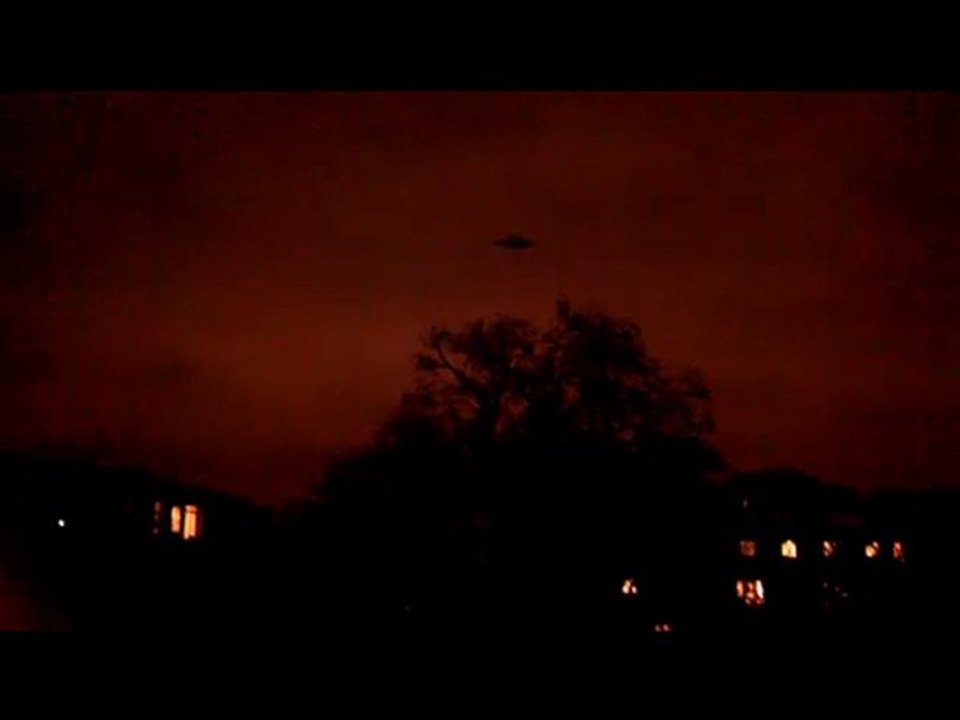 Exclusive! Real UFO spotted in London!