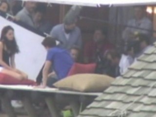 RPattz and KStew kiss on set