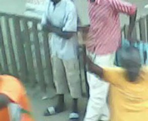 LIESSE POPULAIRE APRES L ANNONCE DE LA VICTOIRE D ADO