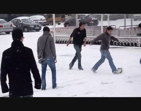 Vie étudiante Les Isenniens sous la neige novembre 2010