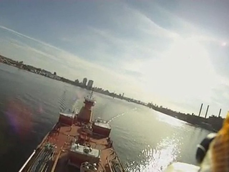 Survol de New-York avec un avion radio-commandé