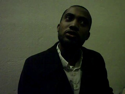 Mohamed Bajrafil - Prier avec des gants