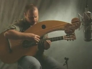 Une Guitare..Non - C'est un Vaisseau Spatial!