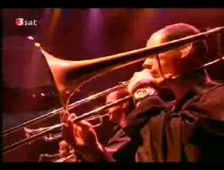 Tom Jones 08 Live - You Can Leave Your Hat On