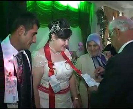 Pelin ve Osman' ın Düğünü, Takı Töreni 1. Bölüm