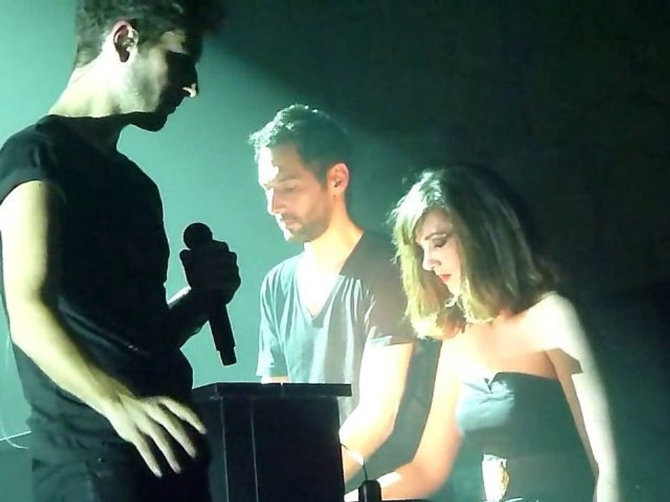 AaRON - Embers - Istres 261110
