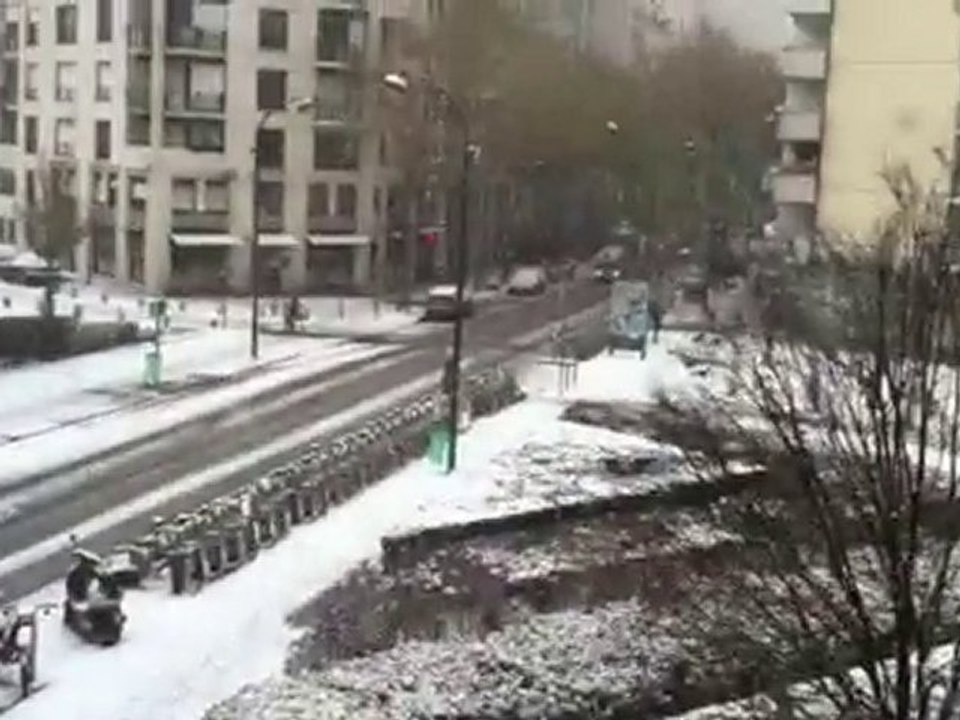 Paris under the snow