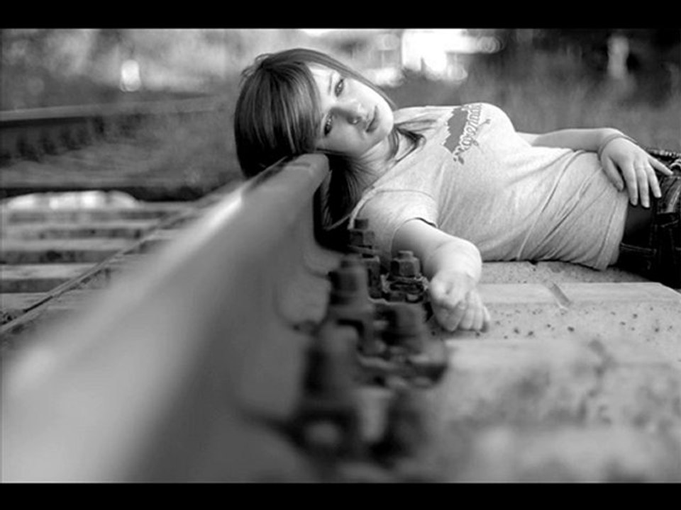 GİDECEKSEN EĞER KENDİN BİLİRSİN